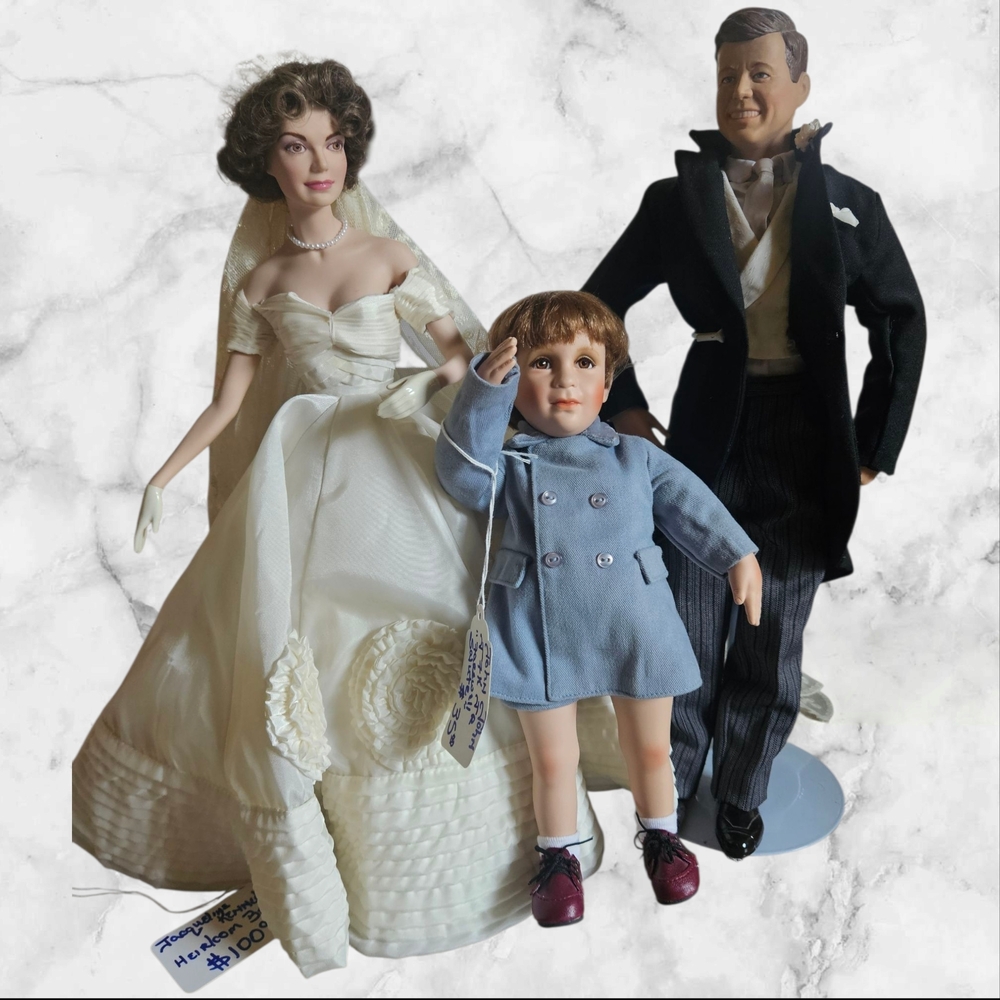 Franklin Mint Heirloom JF Kennedy Groom & Jackie Bride Dolls & JFK JR. Danbury
